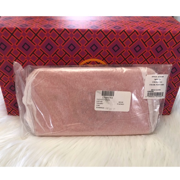 Tory Burch Wallet | Stacked Logo | Patent Leather - Picture 4 of 8